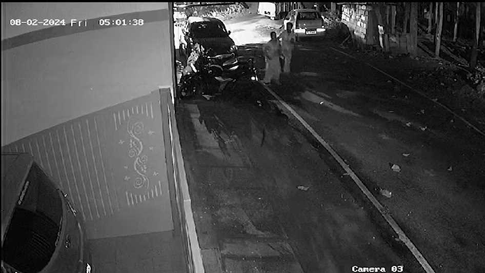 बेंगलुरु: मॉर्निंग वॉक पर निकली महिला के साथ छेड़छाड़, सीसीटीवी फुटेज में दिखी वारदात